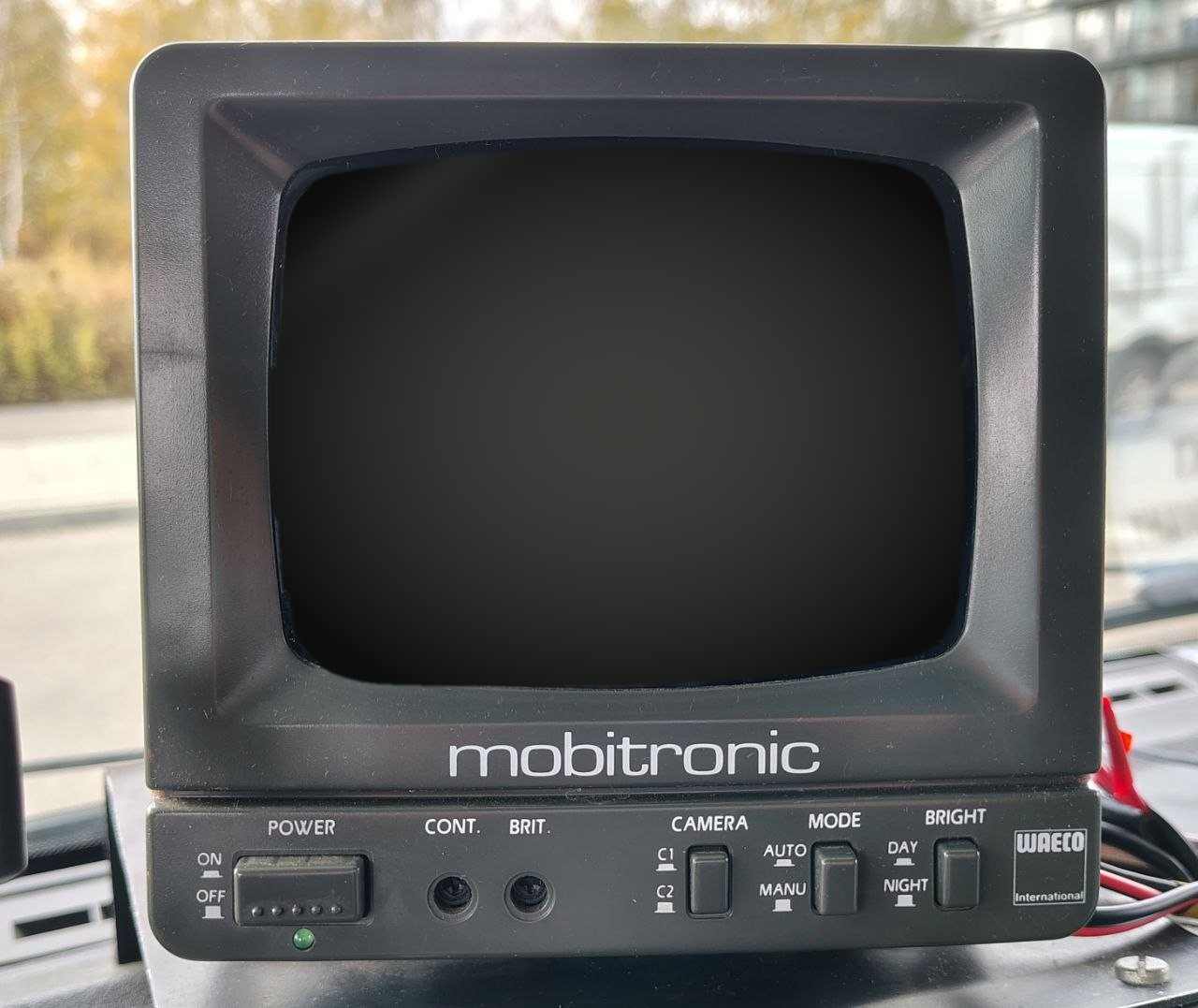 WAECO Mobitronic RV-50, a 5-inch black-and-white CRT reversing monitor from 2001, seen from the front
